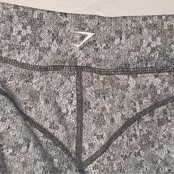 Gymshark and Victoria’s Secret Victoria Sport Total Knockout Leggings Size Small - Picture 6 of 15